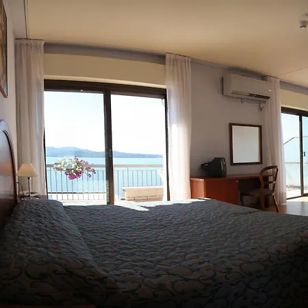 Szálloda Albergo Miralago 3*