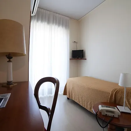 Albergo Miralago Отель 3*